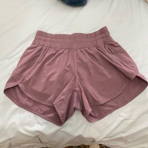 Lululemon Tracker Low-Rise Lined Short 4”